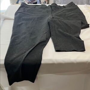 Liz Claiborne Black Ankle Cropped Pants